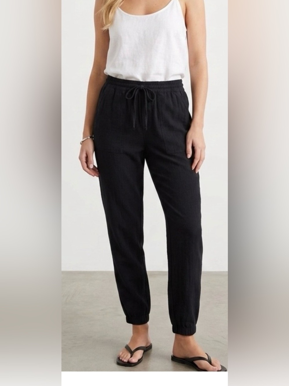GAP Women’s Rib Joggers in Black. Size XS